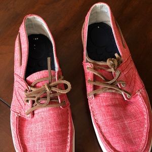 Tretorn slip on shoe in red chambray